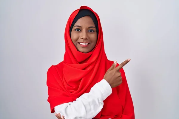 Young Arab Woman Wearing Traditional Islamic Hijab Scarf Big Smile — Stock Photo, Image