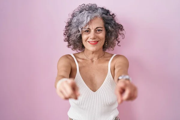 Middle Age Woman Grey Hair Standing Pink Background Pointing You — Stock Photo, Image