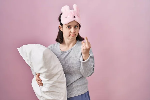 Woman Syndrome Wearing Sleeping Mask Hugging Pillow Showing Middle Finger — Foto Stock