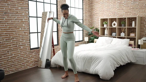 African American Woman Smiling Confident Dancing Bedroom — Stok fotoğraf