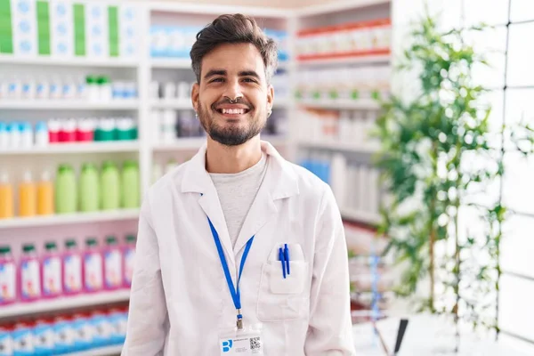 Young Hispanic Man Tattoos Working Pharmacy Drugstore Looking Positive Happy — Stock Photo, Image