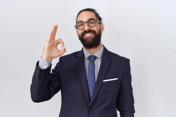 Hispanic Man Beard Wearing Suit Tie Smiling Positive Doing Sign — Stockfoto