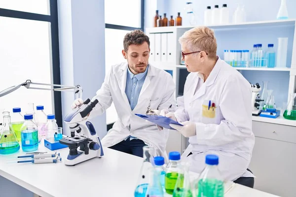 Mother Son Scientist Partners Working Laboratory — Stock Photo, Image