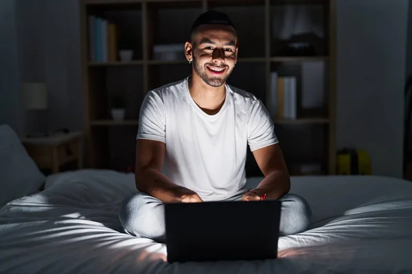 African American Man Using Laptop Sitting Bed Bedroom — Fotografia de Stock