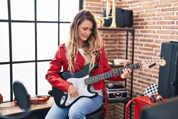Young Woman Musician Playing Electrical Guitar Music Studio — Foto de Stock