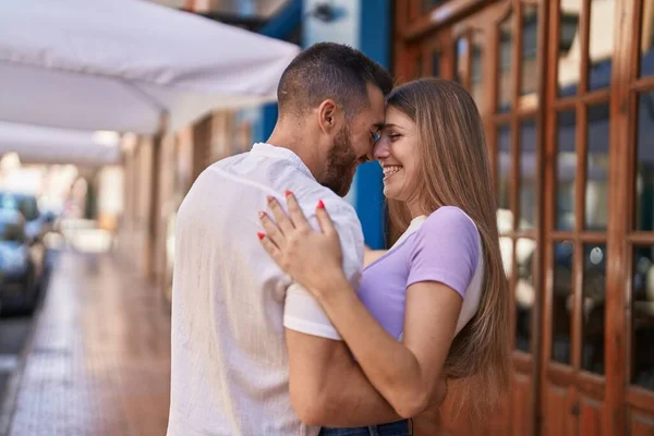 Homme Femme Couple Souriant Confiant Dansant Dans Rue — Photo