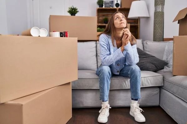 Young Woman Worried Expression Sitting Sofa New Home — Fotografia de Stock