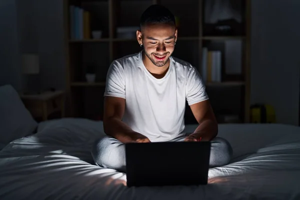 African American Man Using Laptop Sitting Bed Bedroom — Fotografia de Stock