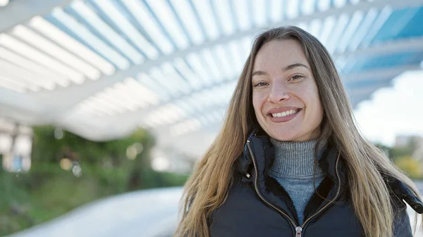 Young Caucasian Woman Smiling Confident Standing Park — ストック写真