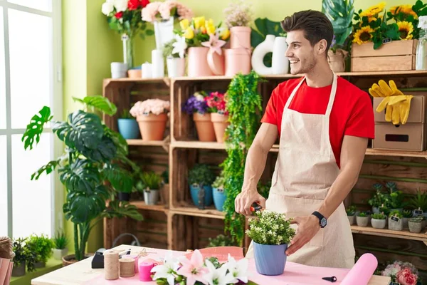 Young Hispanic Man Florist Cutting Plants Flower Shop — 스톡 사진