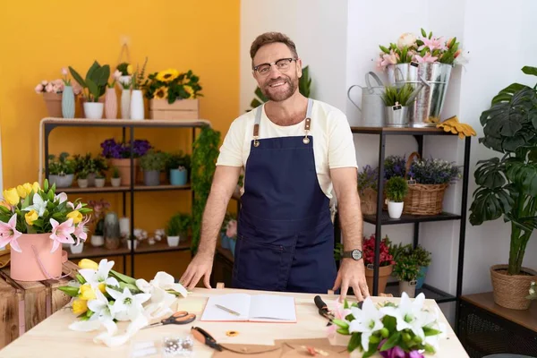 Middle Age Man Florist Smiling Confident Standing Flower Shop — Stock Photo, Image