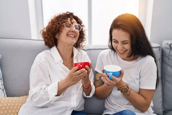 Two Women Mother Daughter Drinking Coffee Home — Foto de Stock