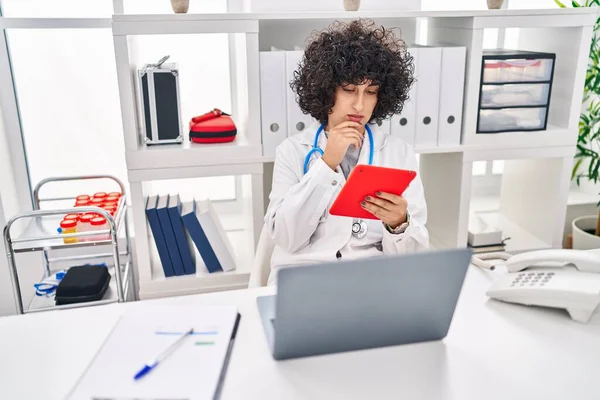 Young Middle East Woman Wearing Doctor Uniform Using Touchpad Laptop — Stock Photo, Image