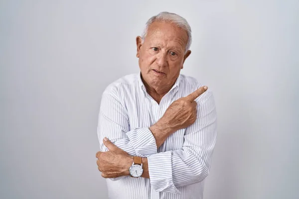Senior Man Grey Hair Standing Isolated Background Pointing Hand Finger — ストック写真