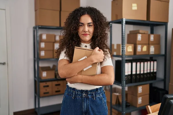 Young Hispanic Woman Working Small Business Ecommerce Skeptic Nervous Frowning — Stock Photo, Image