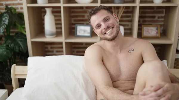 Young Caucasian Man Smiling Confident Sitting Bed Shirtless Bedroom — Stock Photo, Image