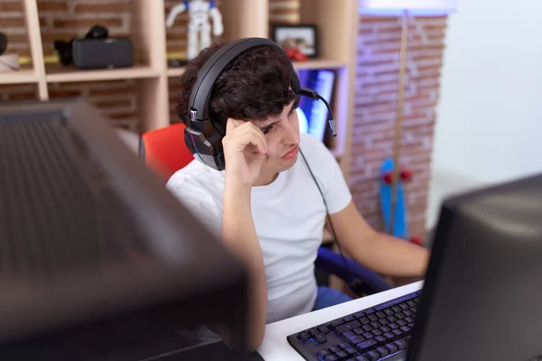 Non Binary Man Streamer Stressed Using Computer Gaming Room — Stockfoto