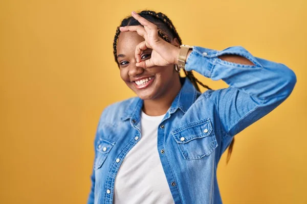 African American Woman Braids Standing Yellow Background Doing Gesture Hand — Photo