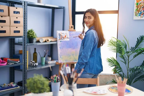 Young Hispanic Girl Artist Smiling Confident Drawing Art Studio — Stock Photo, Image