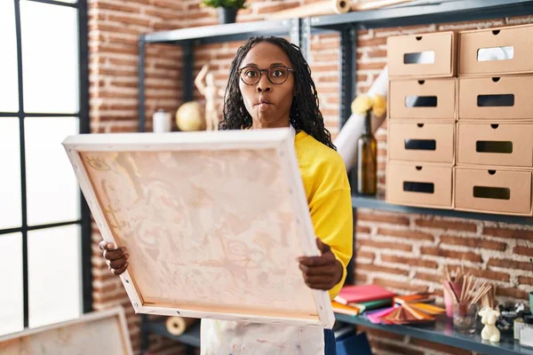African Woman Looking Painter Canvas Making Fish Face Mouth Squinting — Stock Photo, Image