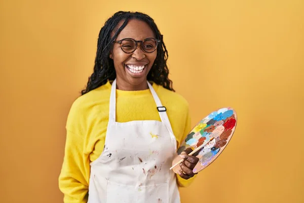 African Woman Holding Painter Palette Sticking Tongue Out Happy Funny — Stock Photo, Image
