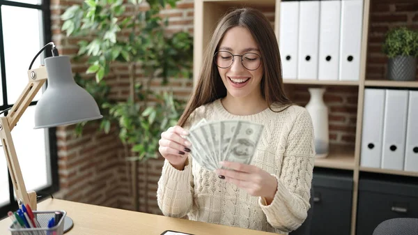 Young Beautiful Hispanic Woman Business Worker Counting Dollars Office — 스톡 사진