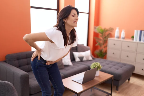 Middle Age Hispanic Woman Suffering Menstrual Pain Standing Home — Stock Photo, Image