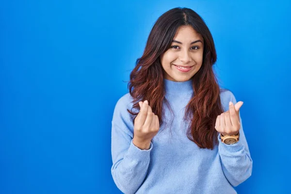 Hispanic Young Woman Standing Blue Background Doing Money Gesture Hands — Stock Photo, Image