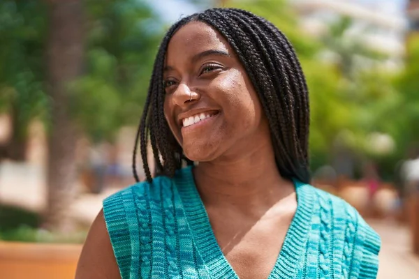 African American Woman Smiling Confident Looking Side Park — Stock Photo, Image