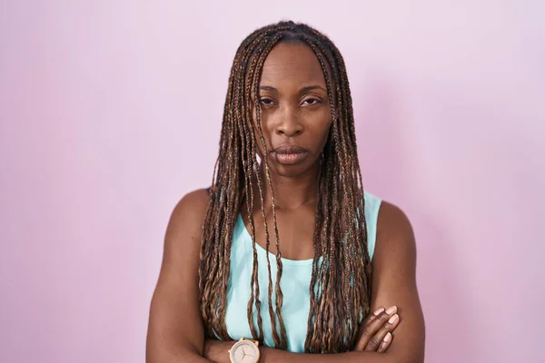 Mulher Afro Americana Sobre Fundo Rosa Cético Nervoso Desaprovando Expressão — Fotografia de Stock