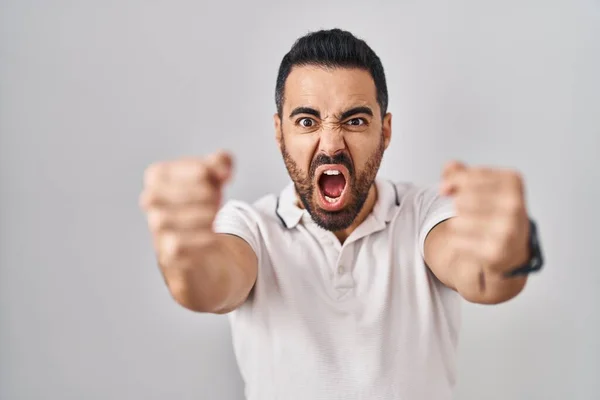 Young Hispanic Man Beard Wearing Casual Clothes White Background Angry — Stock Photo, Image