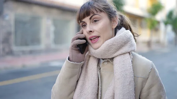 Young Caucasian Woman Talking Phone Street —  Fotos de Stock