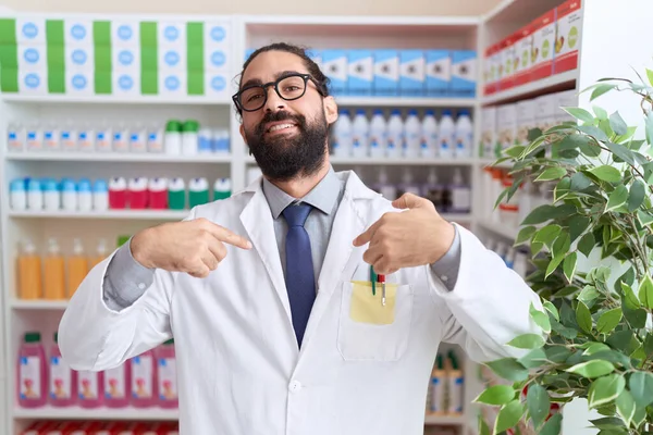Hispanic Man Beard Working Pharmacy Drugstore Looking Confident Smile Face — Stock Photo, Image
