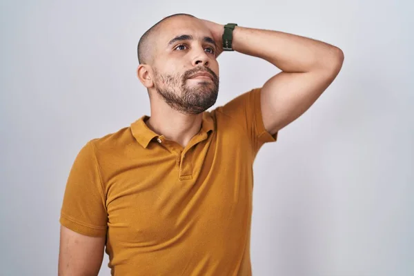 Hispanic Mann Mit Bart Steht Über Weißem Hintergrund Lächelnd Zuversichtlich — Stockfoto