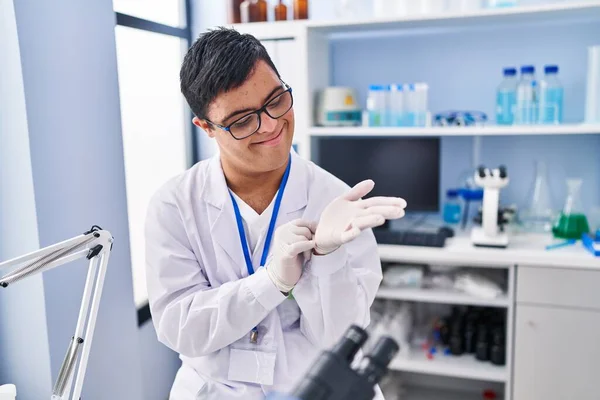 Syndrome Man Wearing Scientist Uniform Gloves Laboratory — Stock Photo, Image