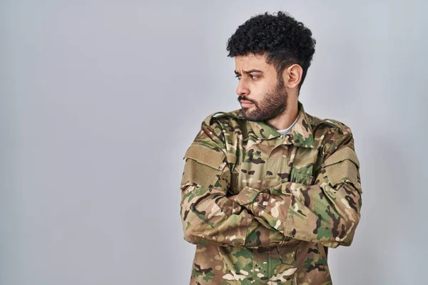 Arab Man Wearing Camouflage Army Uniform Looking Side Arms Crossed — Stock Photo, Image