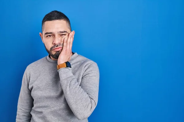 Hispanic Man Standing Blue Background Thinking Looking Tired Bored Depression — Stok fotoğraf
