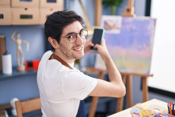 Young Hispanic Man Artist Smiling Confident Make Photo Canvas Draw — Stock Photo, Image