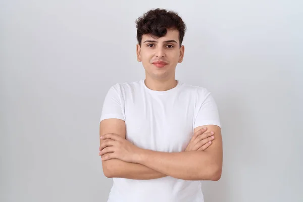 Jovem Homem Não Binário Vestindo Casual Branco Shirt Feliz Rosto — Fotografia de Stock