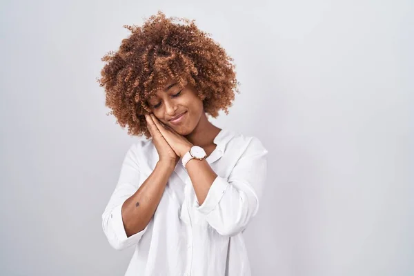 Young Hispanic Woman Curly Hair Standing White Background Sleeping Tired — Stock Photo, Image
