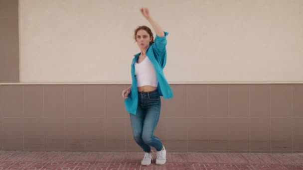 Young Woman Smiling Confident Dancing Street — Vídeo de Stock