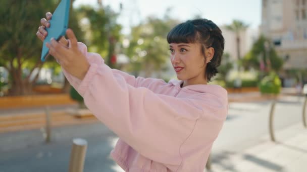 Young Hispanic Woman Smiling Confident Using Touchpad Street — Video Stock