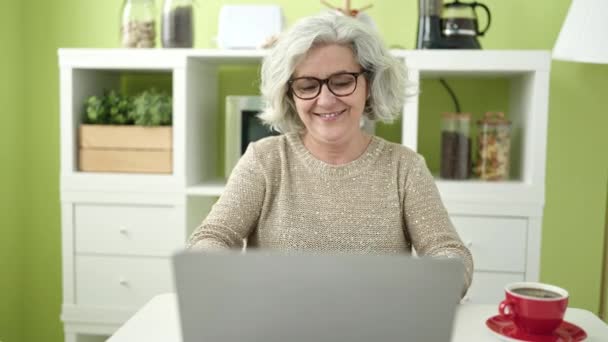 Middle Age Woman Grey Hair Using Laptop Sitting Table Home — 비디오