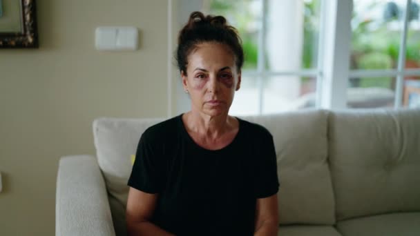 Hispanische Frau Mittleren Alters Macht Stop Geste Für Häusliche Gewalt — Stockvideo
