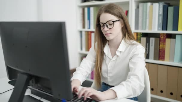 Young Blonde Woman Student Using Computer Studying University Classroom — Stok video