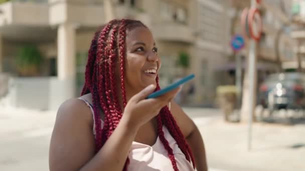 African American Woman Talking Smartphone Walking Street — Stock Video