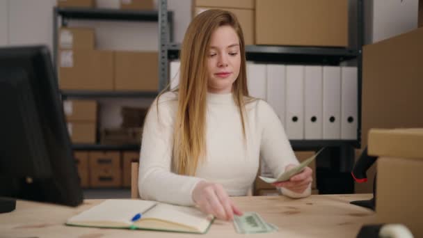 Young Blonde Woman Ecommerce Business Worker Counting Dollars Office — Stockvideo