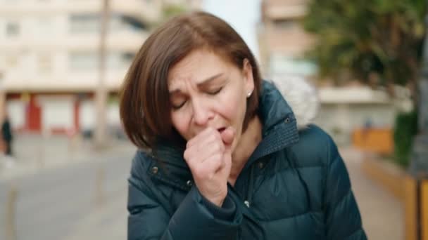 Middle Age Woman Coughing Street — Vídeo de Stock