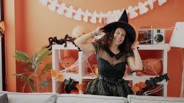 Middle Age Hispanic Woman Having Halloween Party Dancing Home — Fotografia de Stock
