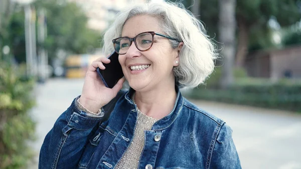 Middle Age Woman Grey Hair Speaking Phone Park — стоковое фото